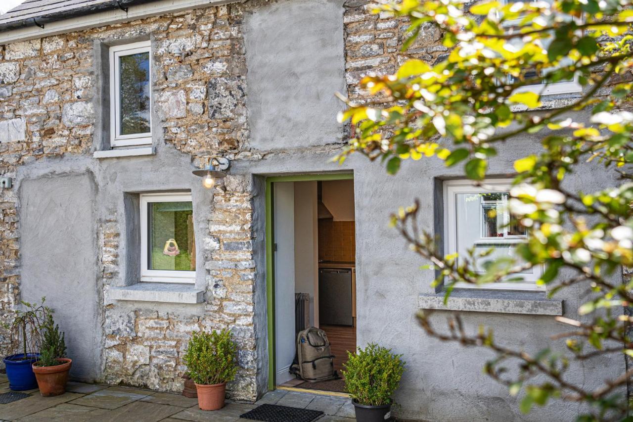 The Roost Appartement Westport Buitenkant foto