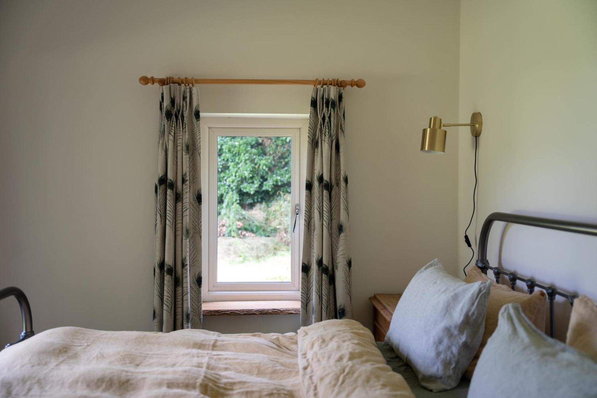 The Roost Appartement Westport Buitenkant foto