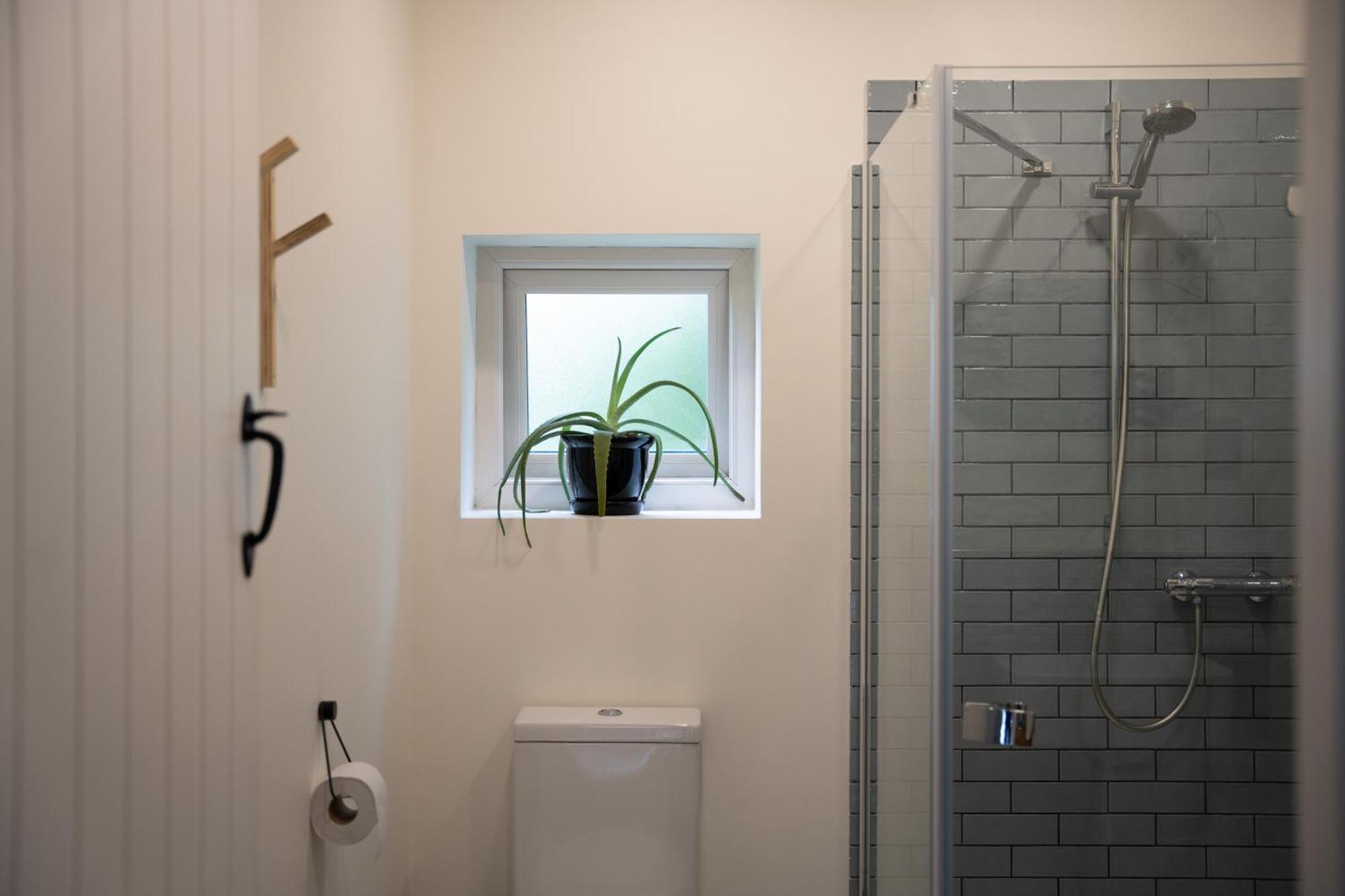 The Roost Appartement Westport Buitenkant foto